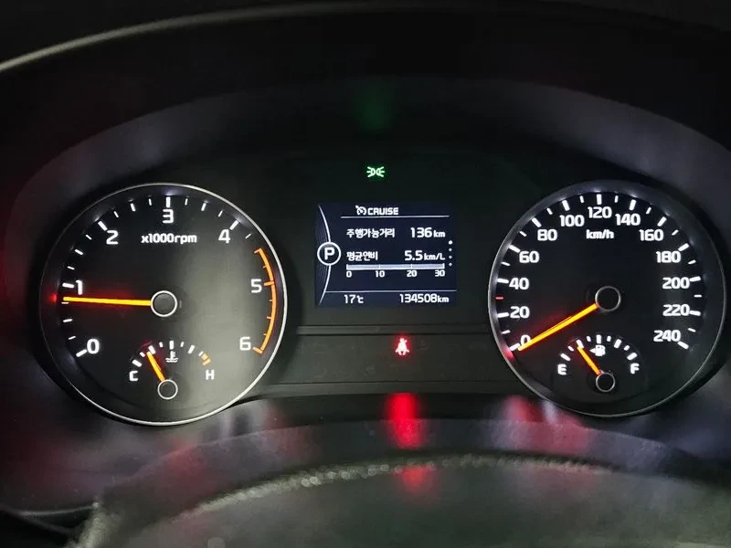 Kia Sportage 2.0 CRDi 4WD, снимка 8 - Автомобили и джипове - 54275012