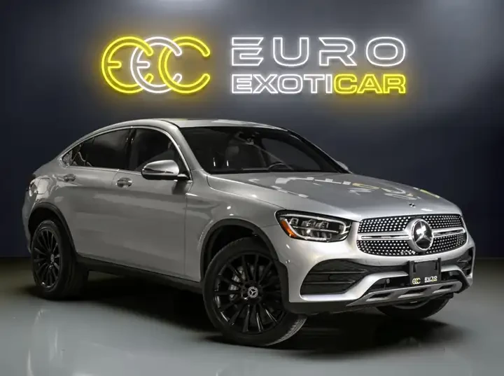 Mercedes-Benz GLC 300 4MATIC Coupe/LOADED/CARFAX, снимка 2 - Автомобили и джипове - 55101478