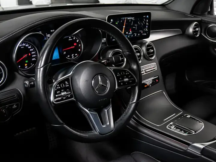 Mercedes-Benz GLC 300 4MATIC Coupe/LOADED/CARFAX, снимка 10 - Автомобили и джипове - 55101478