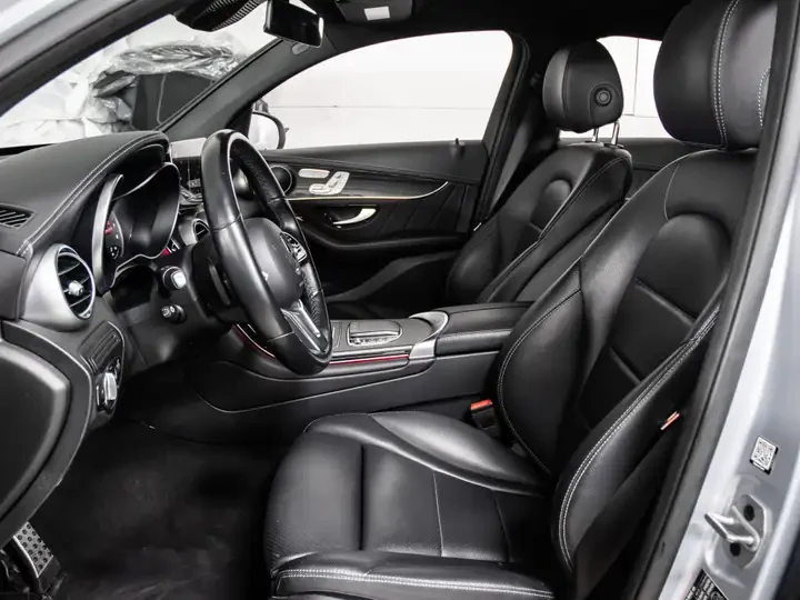 Mercedes-Benz GLC 300 4MATIC Coupe/LOADED/CARFAX, снимка 9 - Автомобили и джипове - 55101478