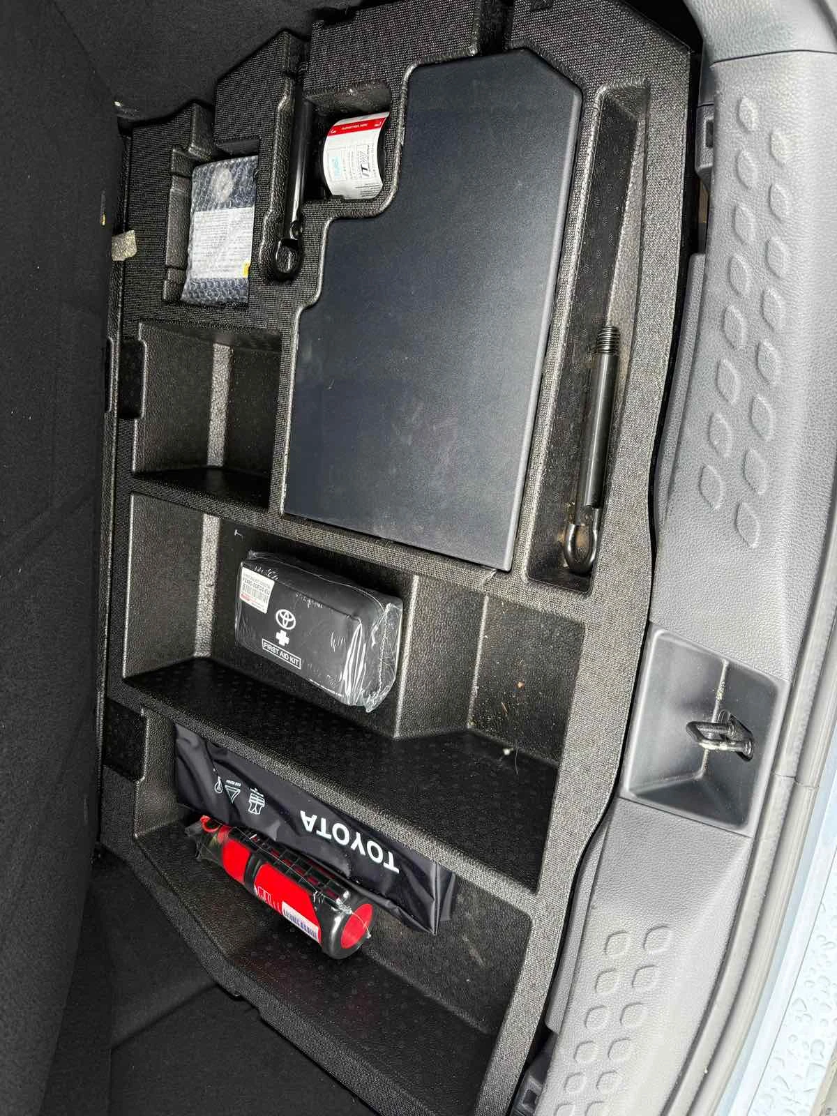 Toyota C-HR 2.0HYBRID/FACELIFT/BI-TONE/��������/���� ����!!! | Mobile.bg � ����������� 11