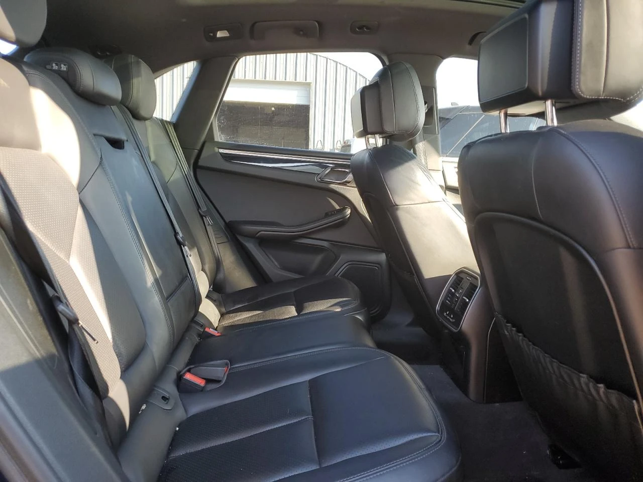 Porsche Macan S, снимка 8 - Автомобили и джипове - 53910576