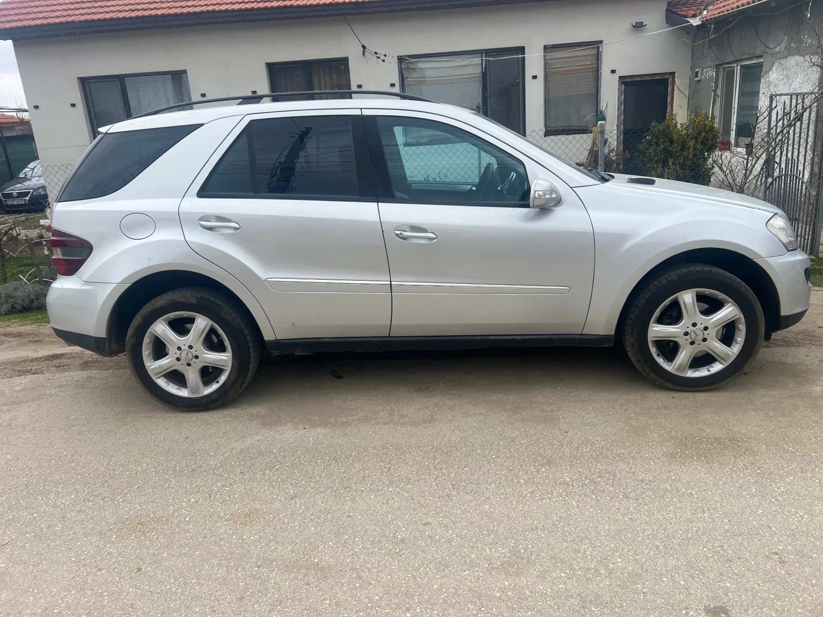 Mercedes-Benz ML 320 Ml320CDI, снимка 3 - Автомобили и джипове - 54181195