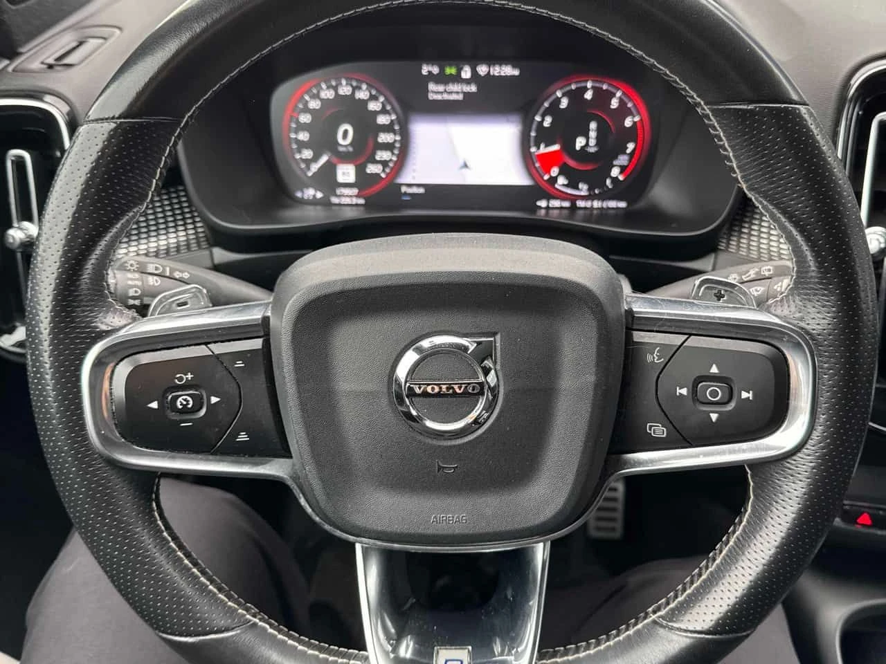 Volvo XC40 T5 AWD/ПАНОРАМА/360 КАМЕРИ, снимка 12 - Автомобили и джипове - 54507544
