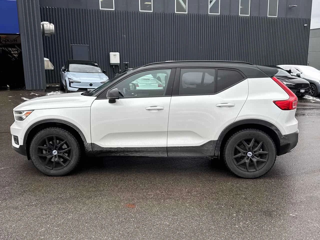 Volvo XC40 T5 AWD/ПАНОРАМА/360 КАМЕРИ, снимка 3 - Автомобили и джипове - 54507544