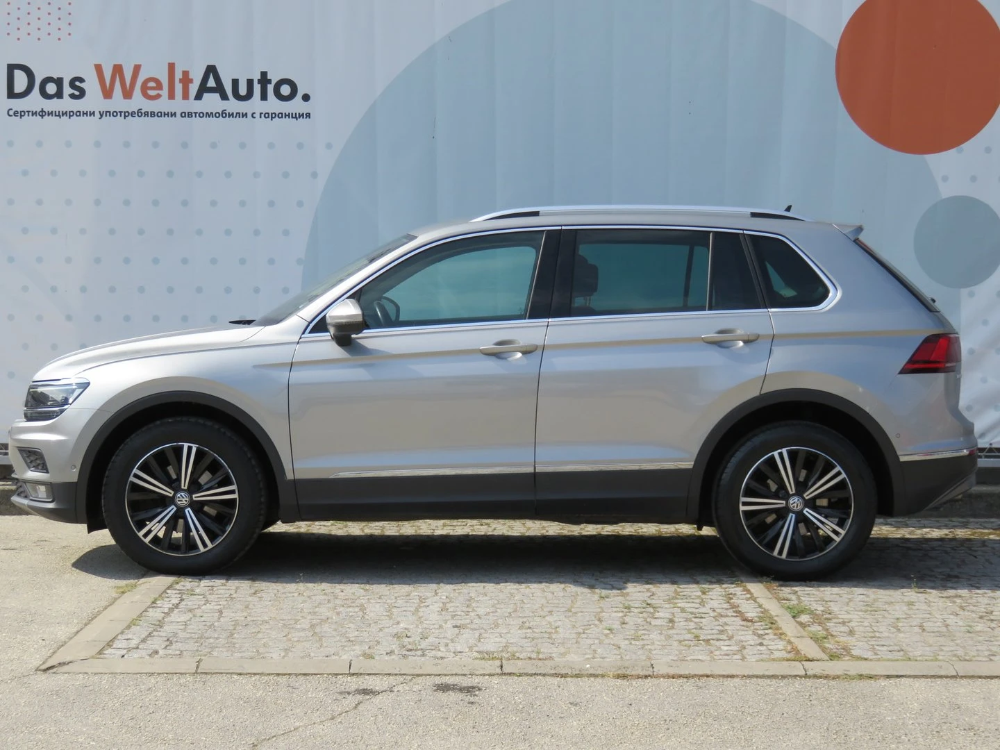 VW Tiguan, снимка 3 - Автомобили и джипове - 56420523