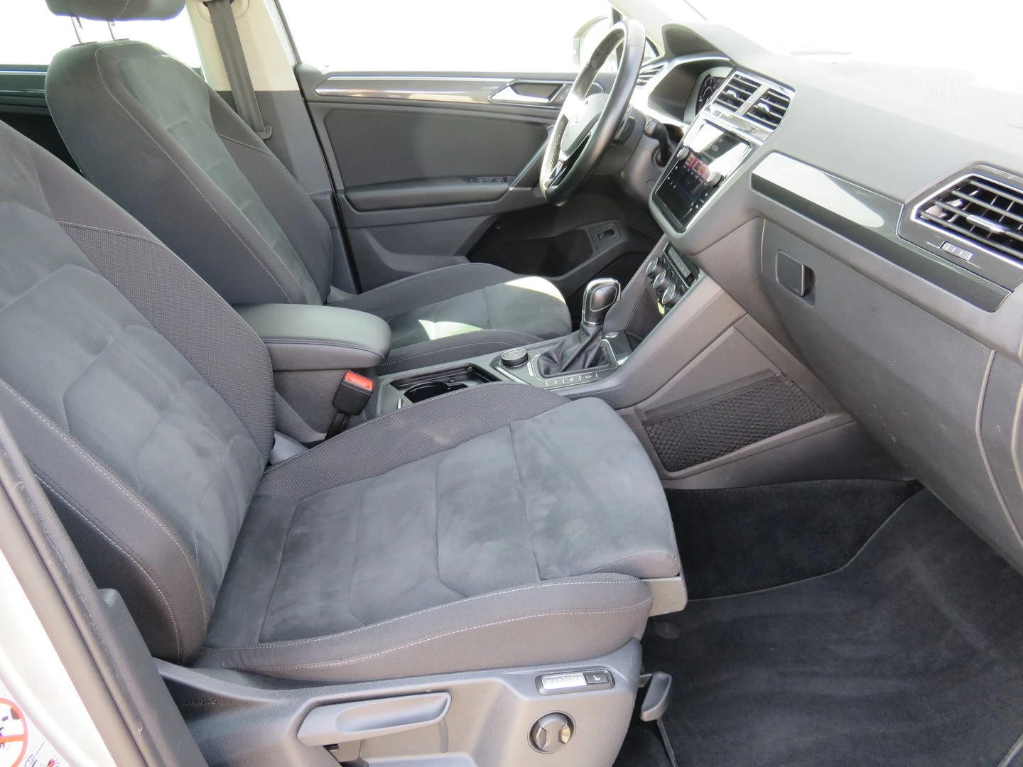 VW Tiguan, снимка 5 - Автомобили и джипове - 56420523