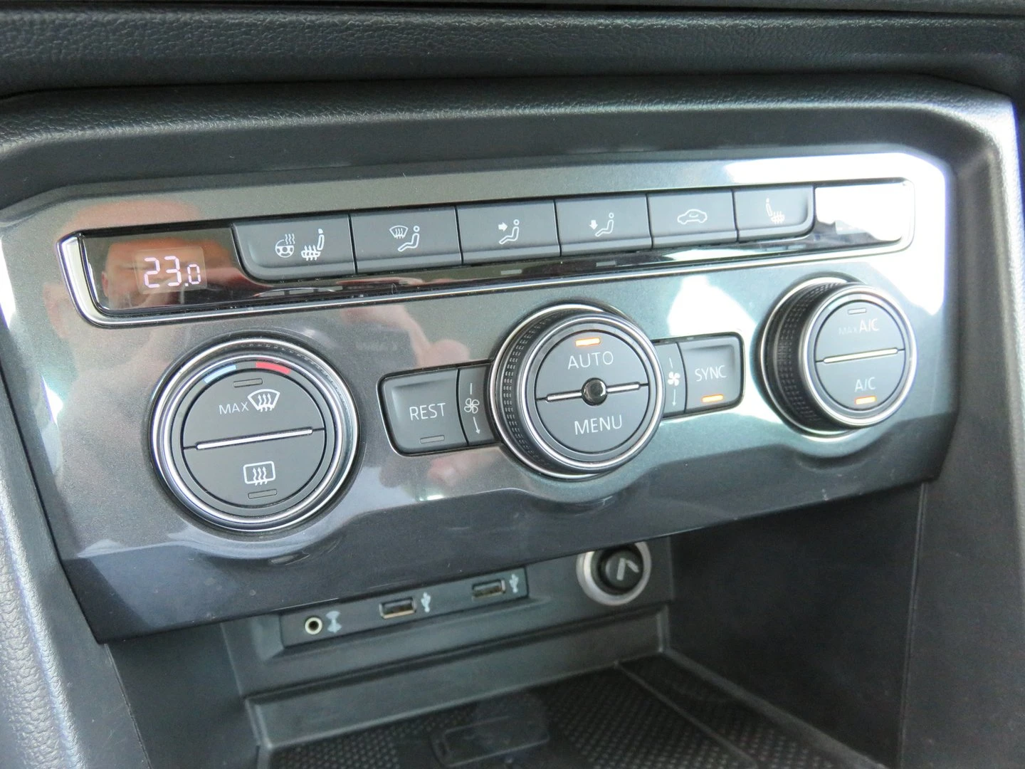 VW Tiguan, снимка 12 - Автомобили и джипове - 56420523