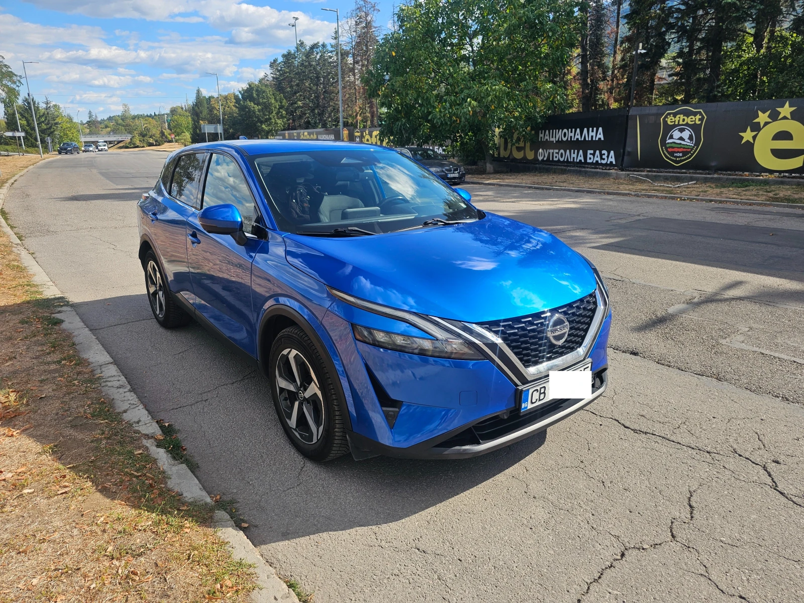 Nissan Qashqai, снимка 6 - Автомобили и джипове - 56108501
