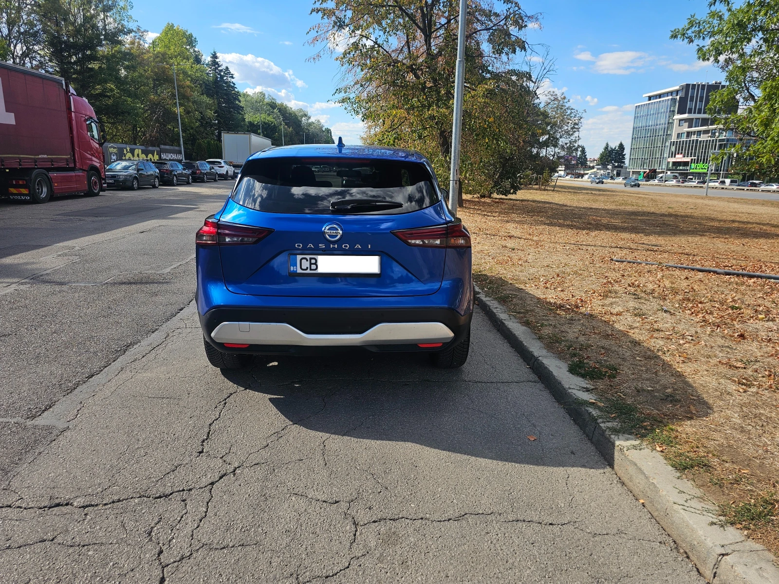 Nissan Qashqai, снимка 4 - Автомобили и джипове - 56108501
