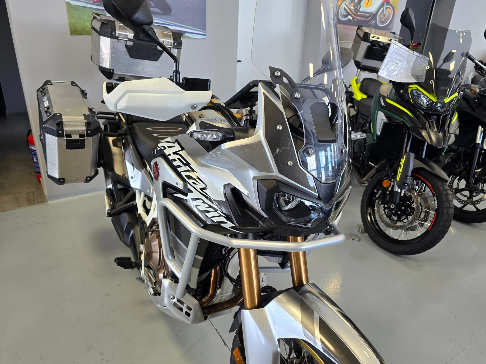 Honda Crf 1000ie, Adventure, Подгрев, 3 куфара!, снимка 9 - Мотоциклети и мототехника - 55196340