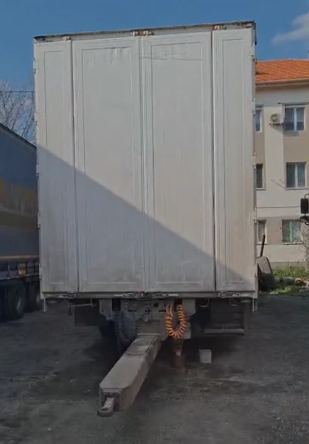 За камион Други Пактон