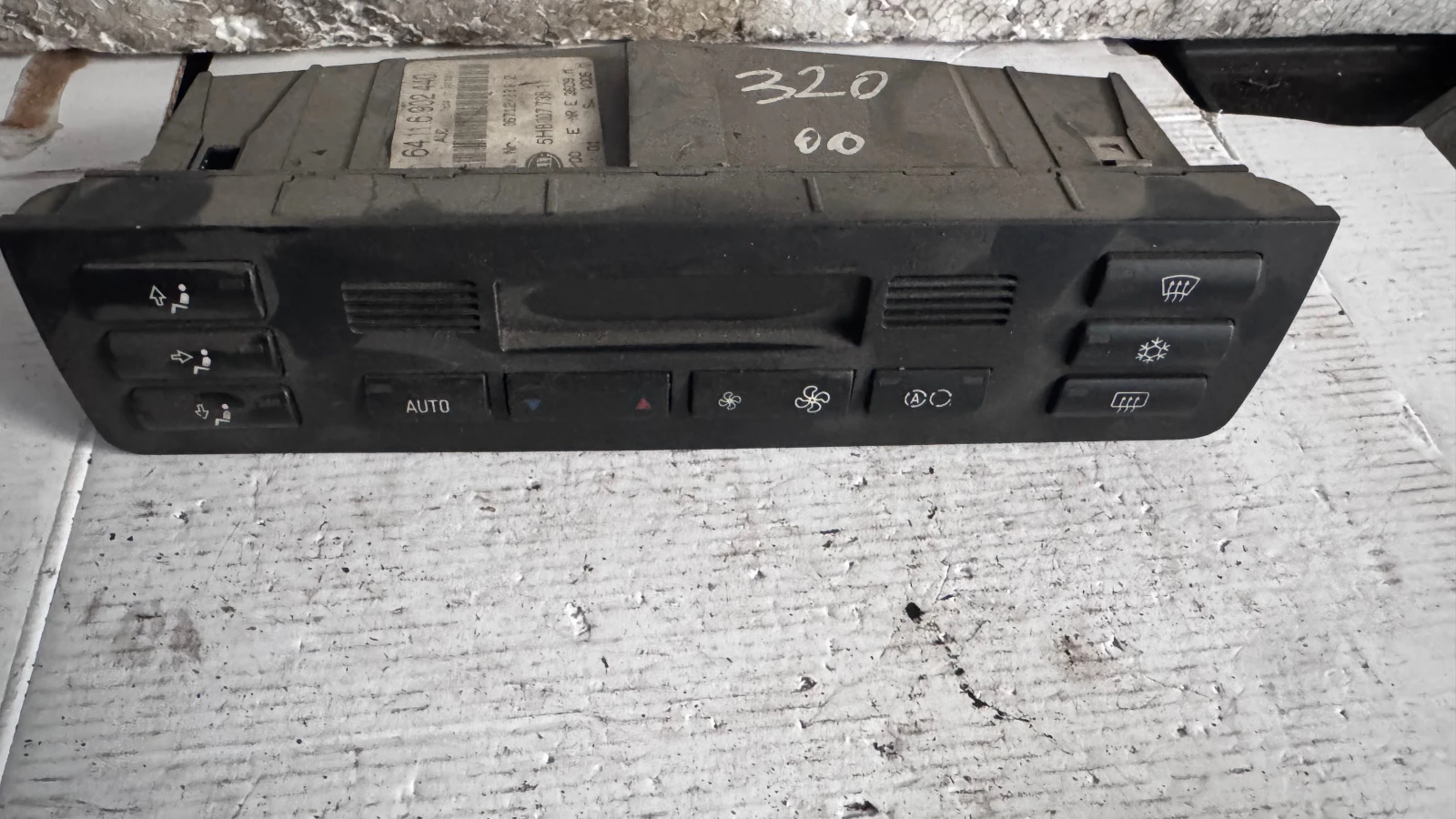   /  /  a BMW 320 - 64.116902440 / 5HB007738-11 | Mobile.bg   1