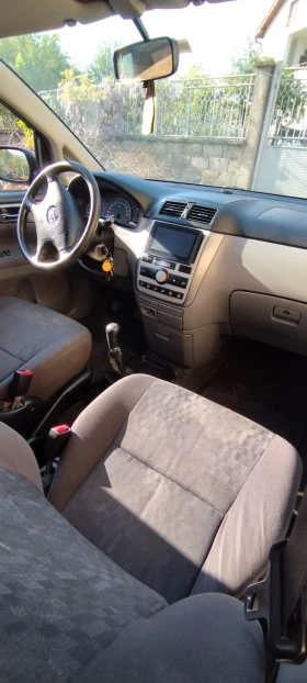 Toyota Avensis verso, снимка 13