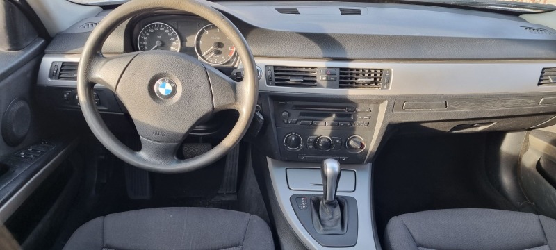 BMW 320, снимка 11 - Автомобили и джипове - 45189963