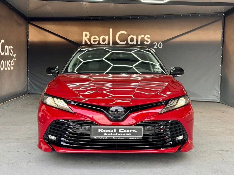 Toyota Camry 2.5 Hybrid* TRD* Navi* LED* Carplay* ГАРАНЦИЯ* , снимка 2 - Автомобили и джипове - 48880602