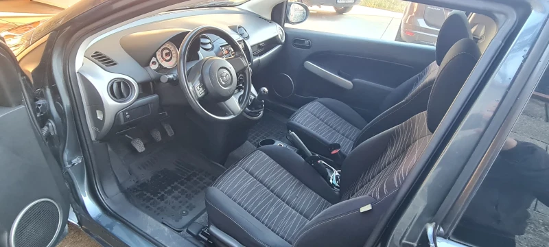 Mazda 2 1.4 , снимка 5 - Автомобили и джипове - 49414933