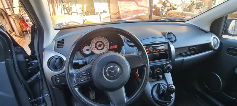 Mazda 2 1.4 , снимка 6 - Автомобили и джипове - 49414933