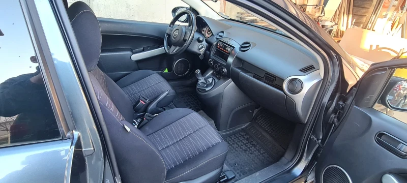 Mazda 2 1.4 , снимка 7 - Автомобили и джипове - 49414933