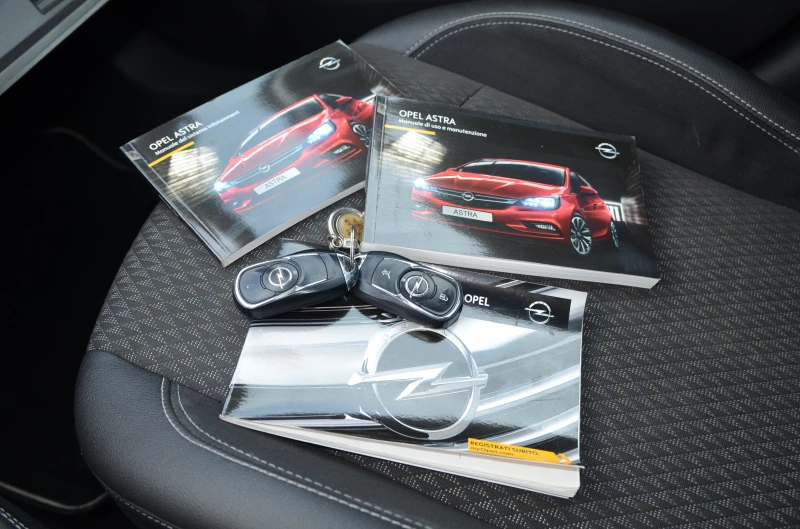 Opel Astra 114000KM !!!FULL/АВТОМАТИК, снимка 14 - Автомобили и джипове - 52573145