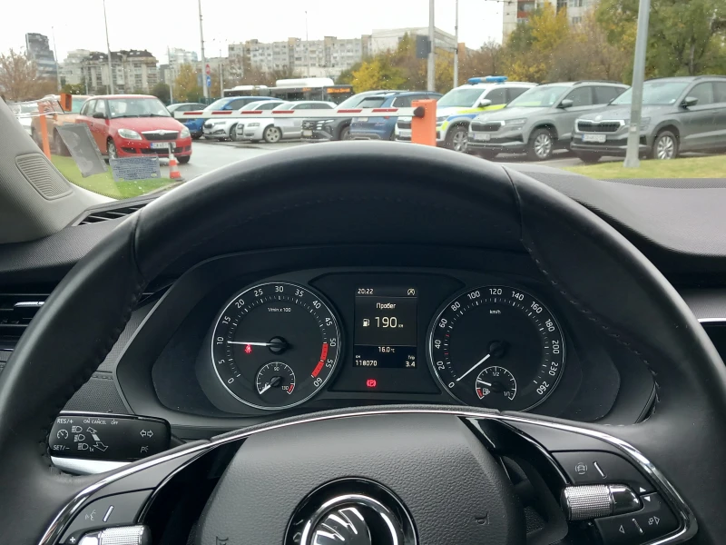 Skoda Octavia 2.0 TDI, снимка 12 - Автомобили и джипове - 52377605