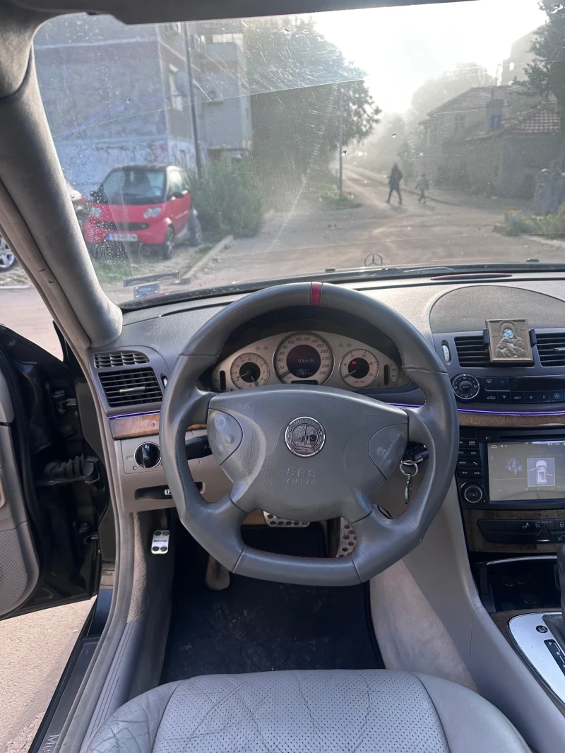 Mercedes-Benz E 320, снимка 12 - Автомобили и джипове - 52540227