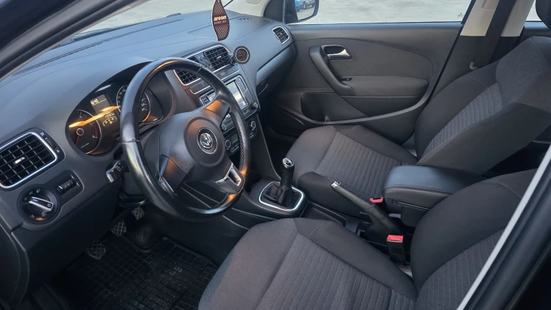 VW Polo 1.6 tdi, снимка 8 - Автомобили и джипове - 52770704