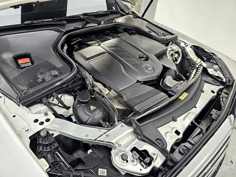 Mercedes-Benz E 220, снимка 6 - Автомобили и джипове - 52992309