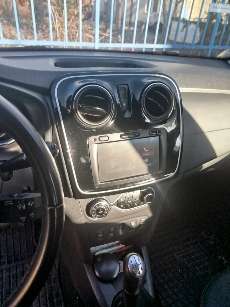 Dacia Sandero, снимка 8 - Автомобили и джипове - 53168399