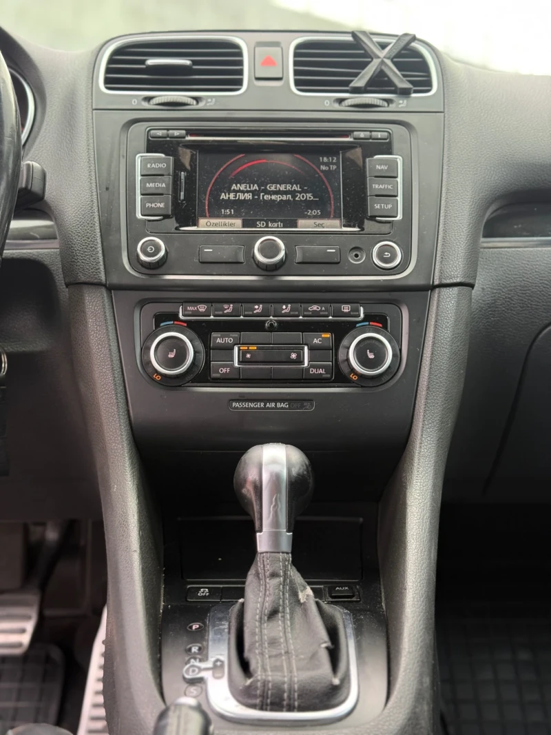 VW Golf, снимка 8 - Автомобили и джипове - 53193260