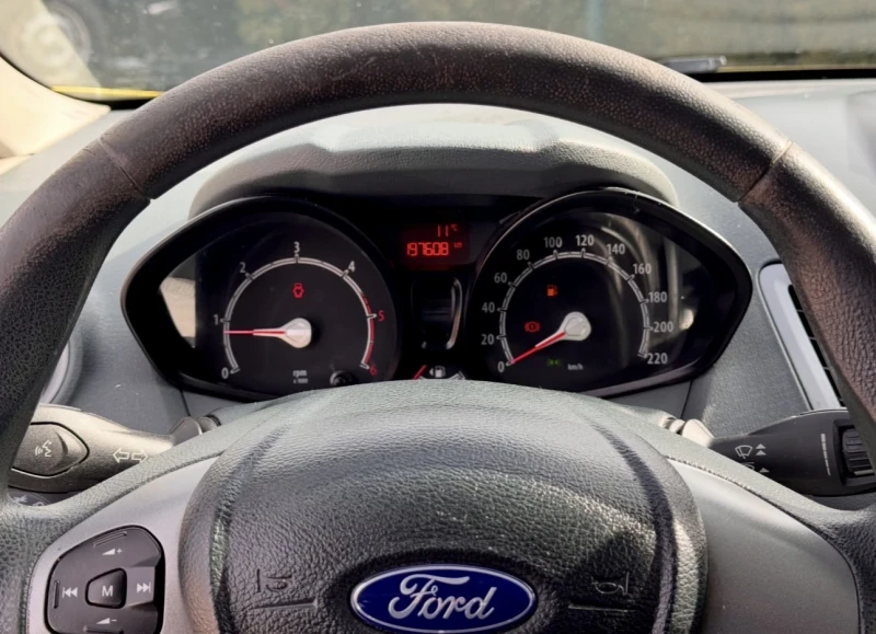 Ford Fiesta 1.6D, снимка 7 - Автомобили и джипове - 53403359