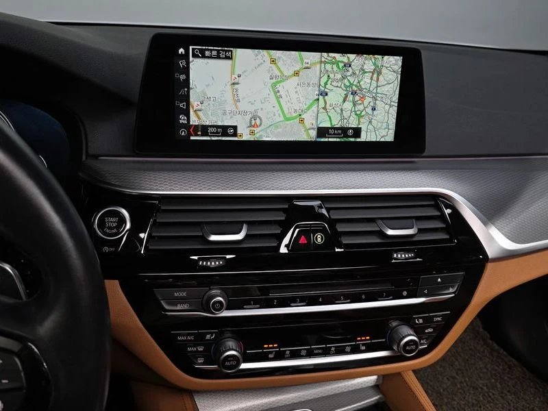 BMW 530 530i xDrive M Sport Package| 252к.с., снимка 14 - Автомобили и джипове - 56118808