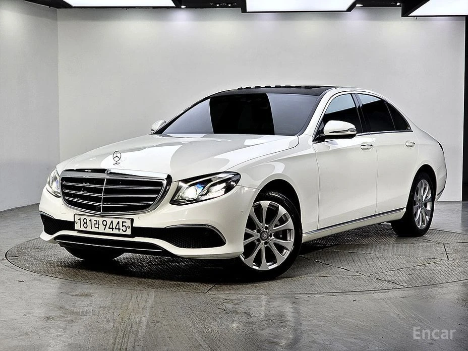 Mercedes-Benz E 220, снимка 1