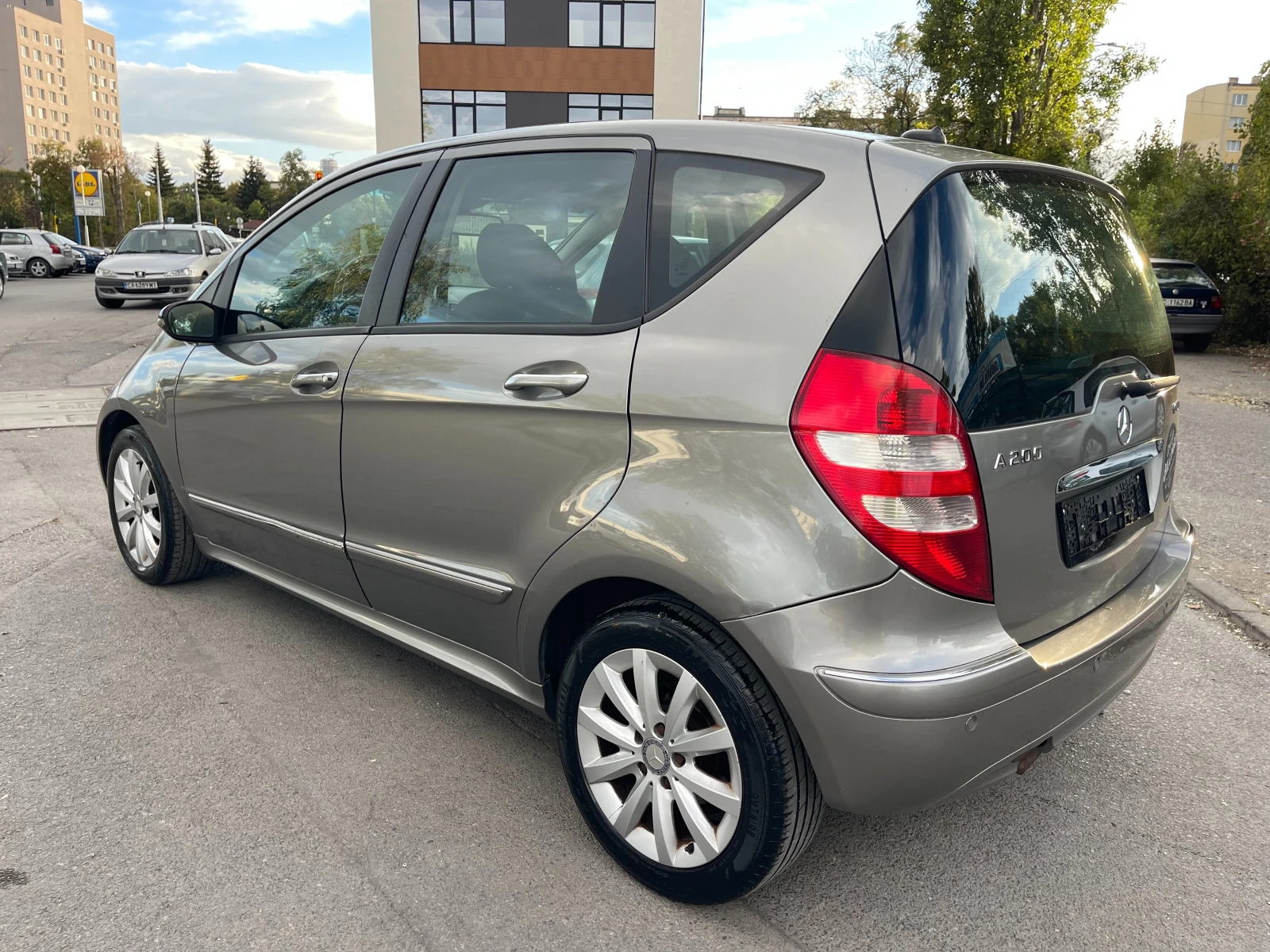 Mercedes-Benz A 200 2.0 CDI АВТОМАТИК - изображение 6