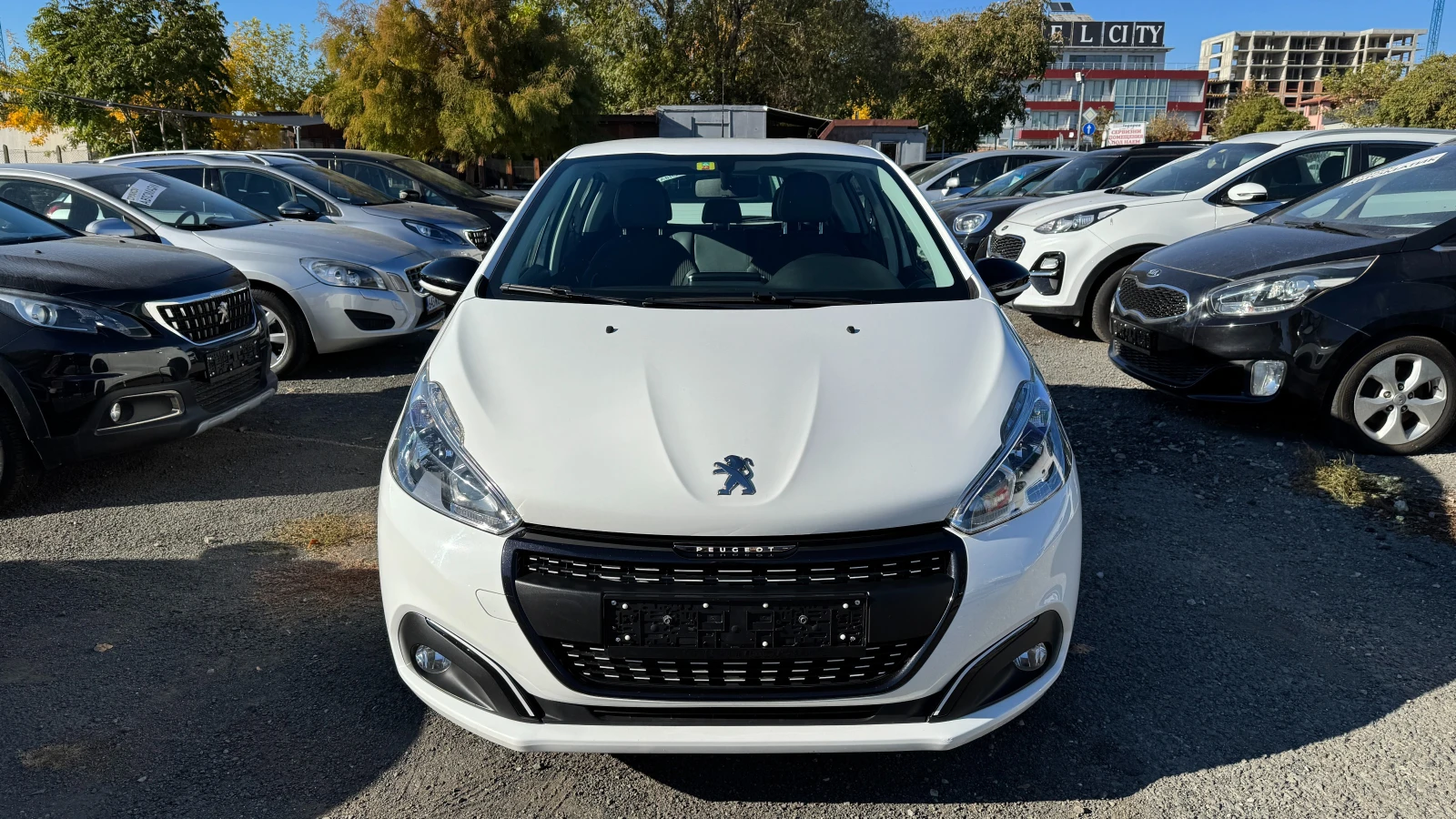 Peugeot 208 Zimmerli Edition! Внос ШВЕЙЦАРИЯ! Автопилот, LED - изображение 2