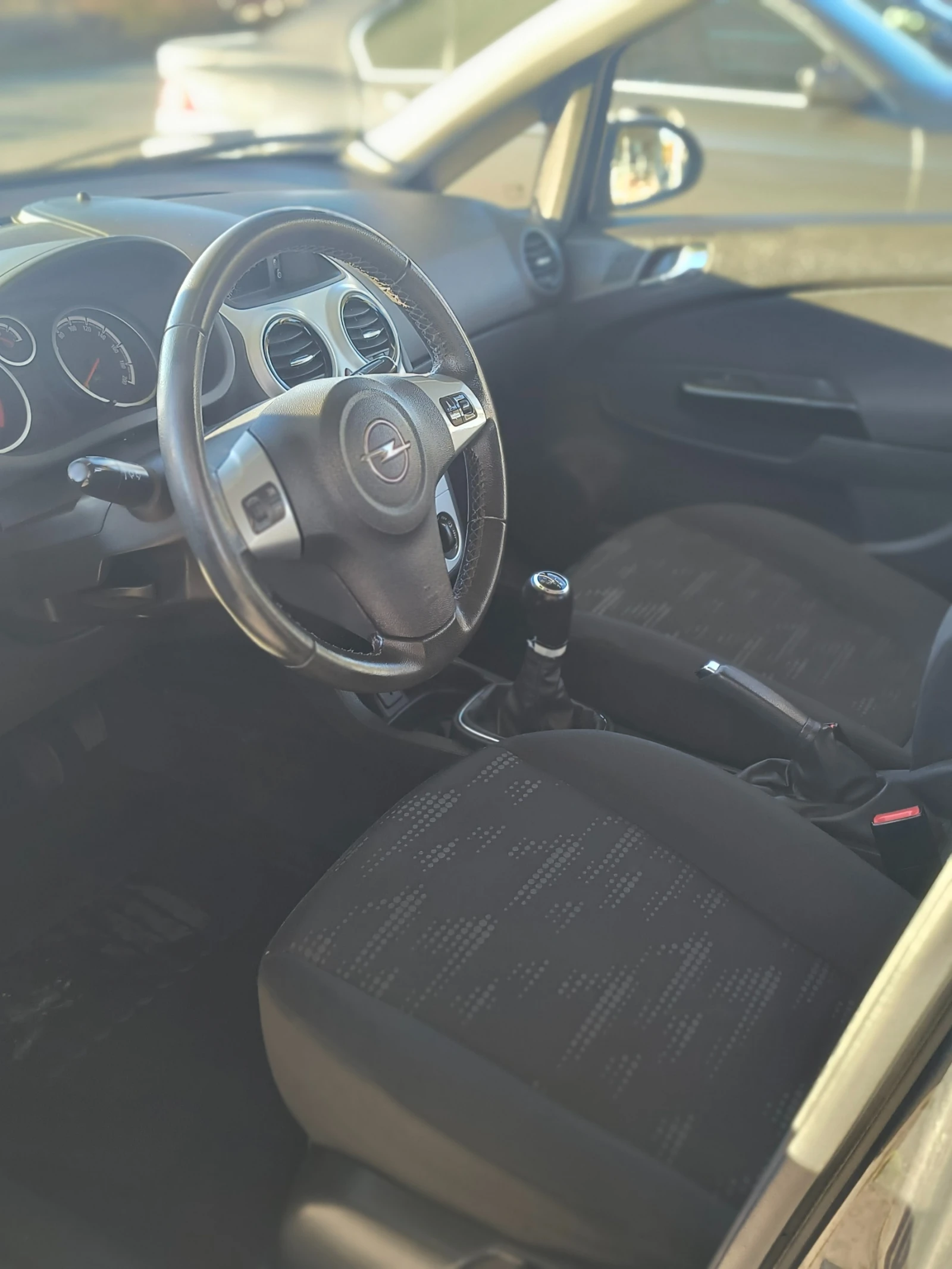 Opel Corsa 1.2i Газ, Фейслифт - изображение 9