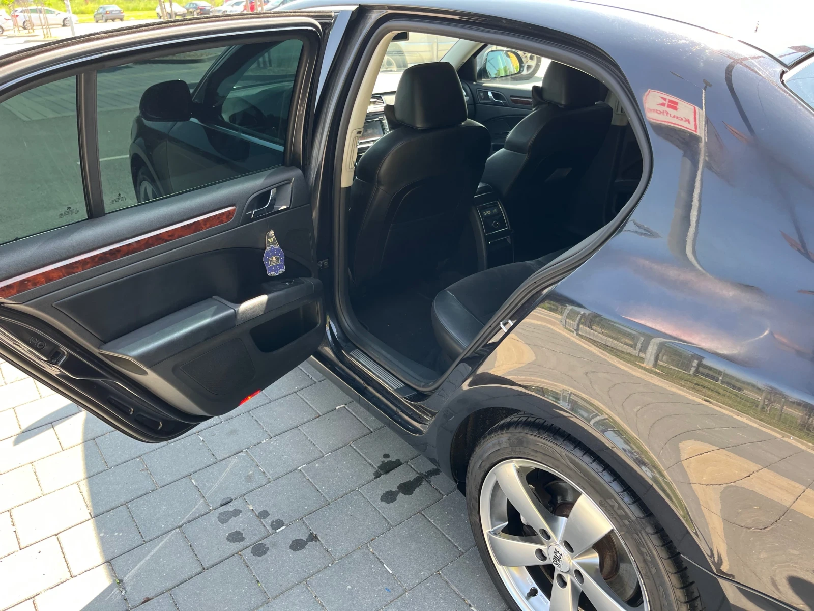 Skoda Superb 2.0 TDI 140 лв - изображение 8