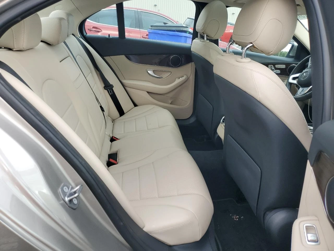 Mercedes-Benz C 300  - изображение 9