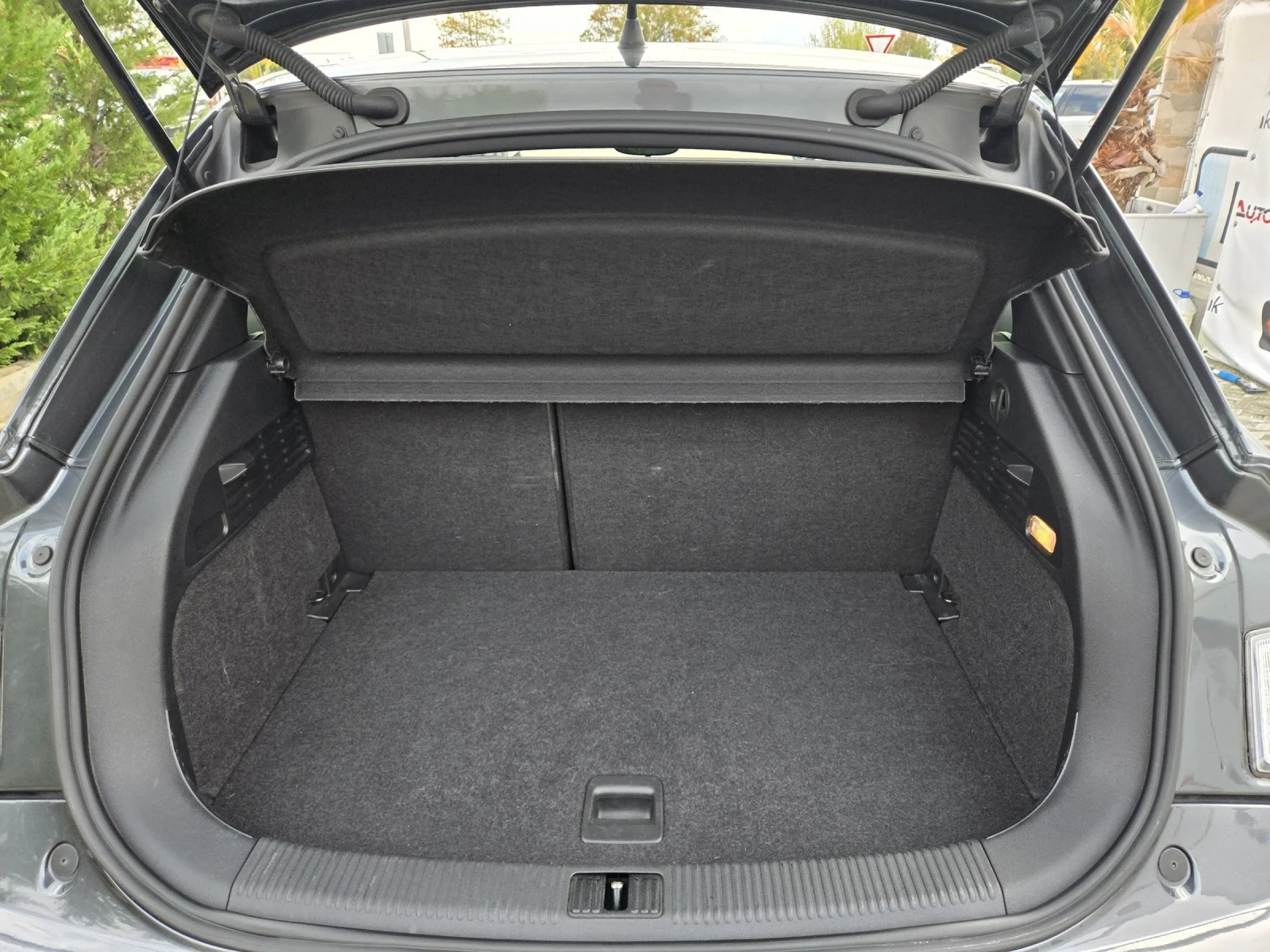 Audi A1 1.4TFSI-122кс= АВТОМАТ= 3хS-Line= LED= ШИБЕДАХ= NA - изображение 10