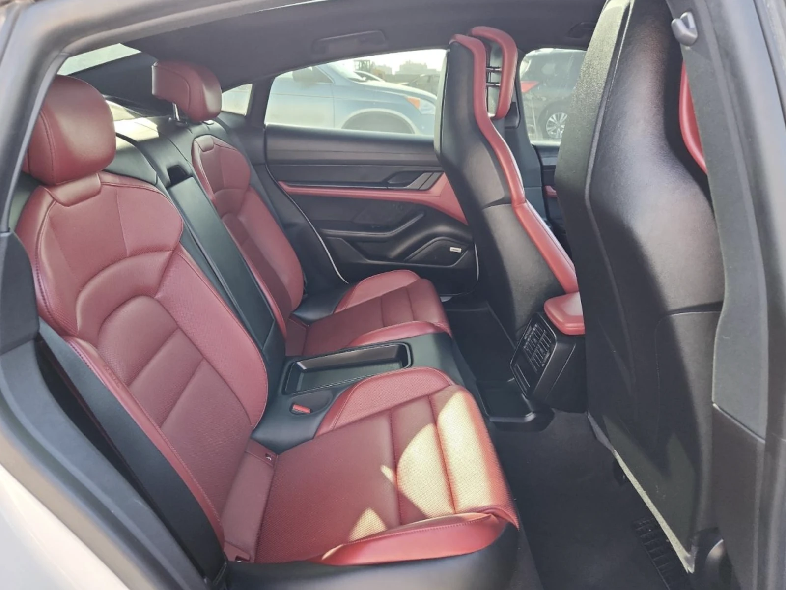 Porsche Taycan 4S - изображение 6