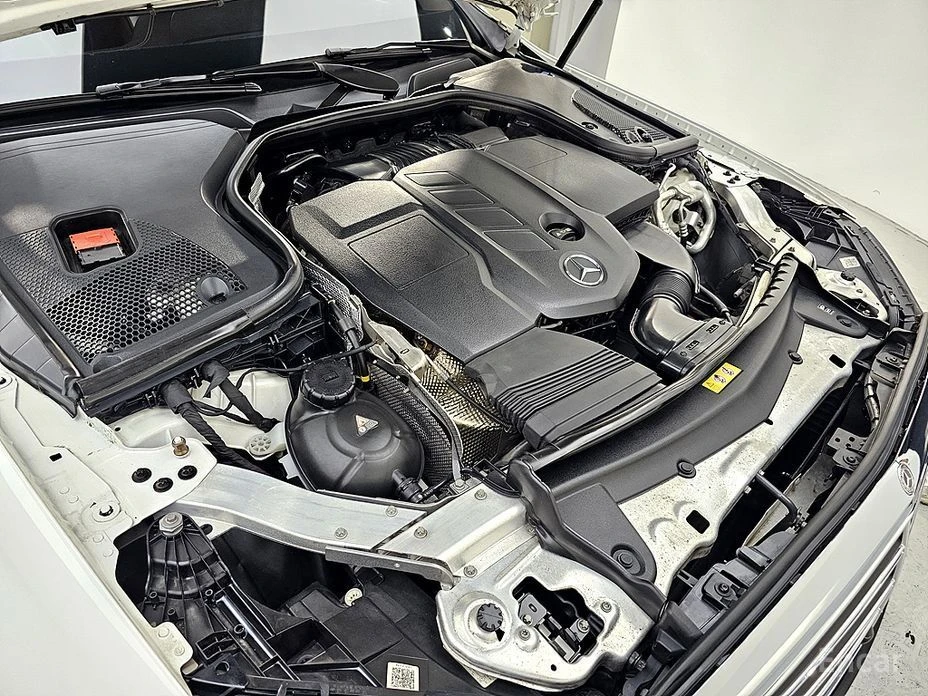 Mercedes-Benz E 220  - изображение 6