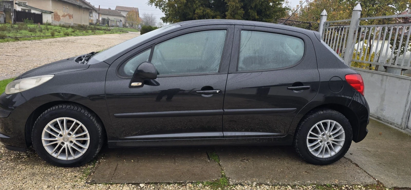 Peugeot 207 14i, СтарияМотор - изображение 2