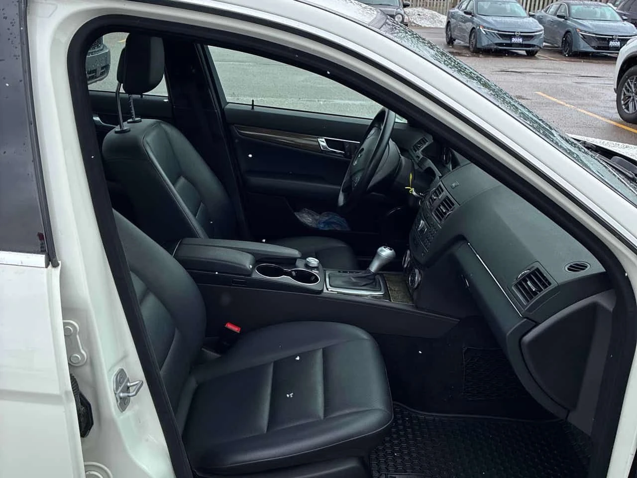 Mercedes-Benz C 300 * CARFAX * ЦЕНА ДО БГ, снимка 13 - Автомобили и джипове - 53990468