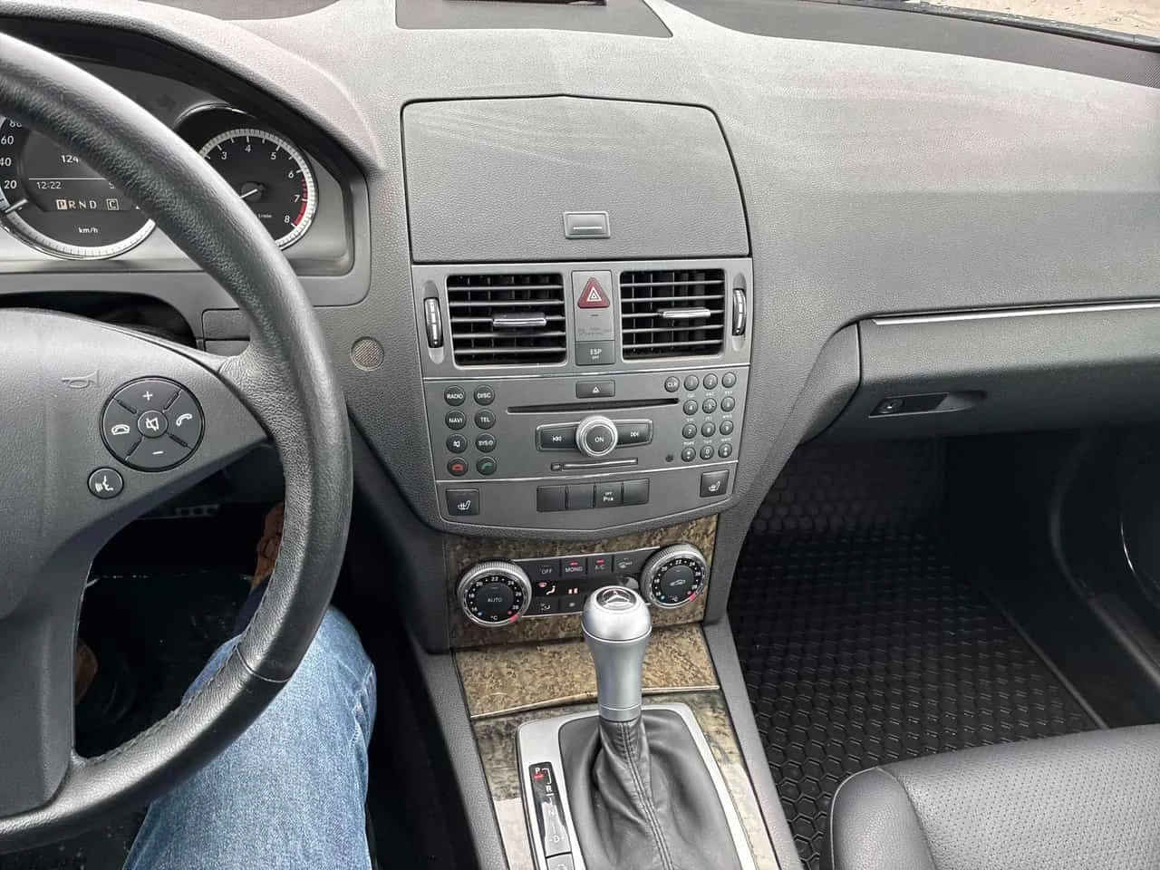 Mercedes-Benz C 300 * CARFAX * ЦЕНА ДО БГ, снимка 11 - Автомобили и джипове - 53990468