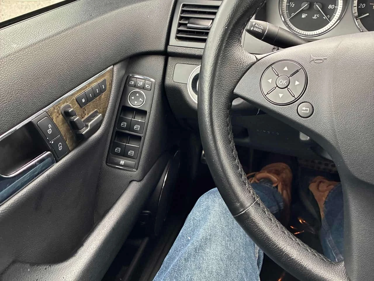 Mercedes-Benz C 300 * CARFAX * ЦЕНА ДО БГ, снимка 9 - Автомобили и джипове - 53990468