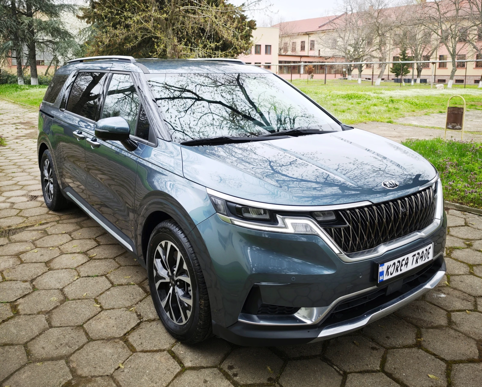 Kia Carnival 2.2 CRDI, снимка 2 - Автомобили и джипове - 54079298