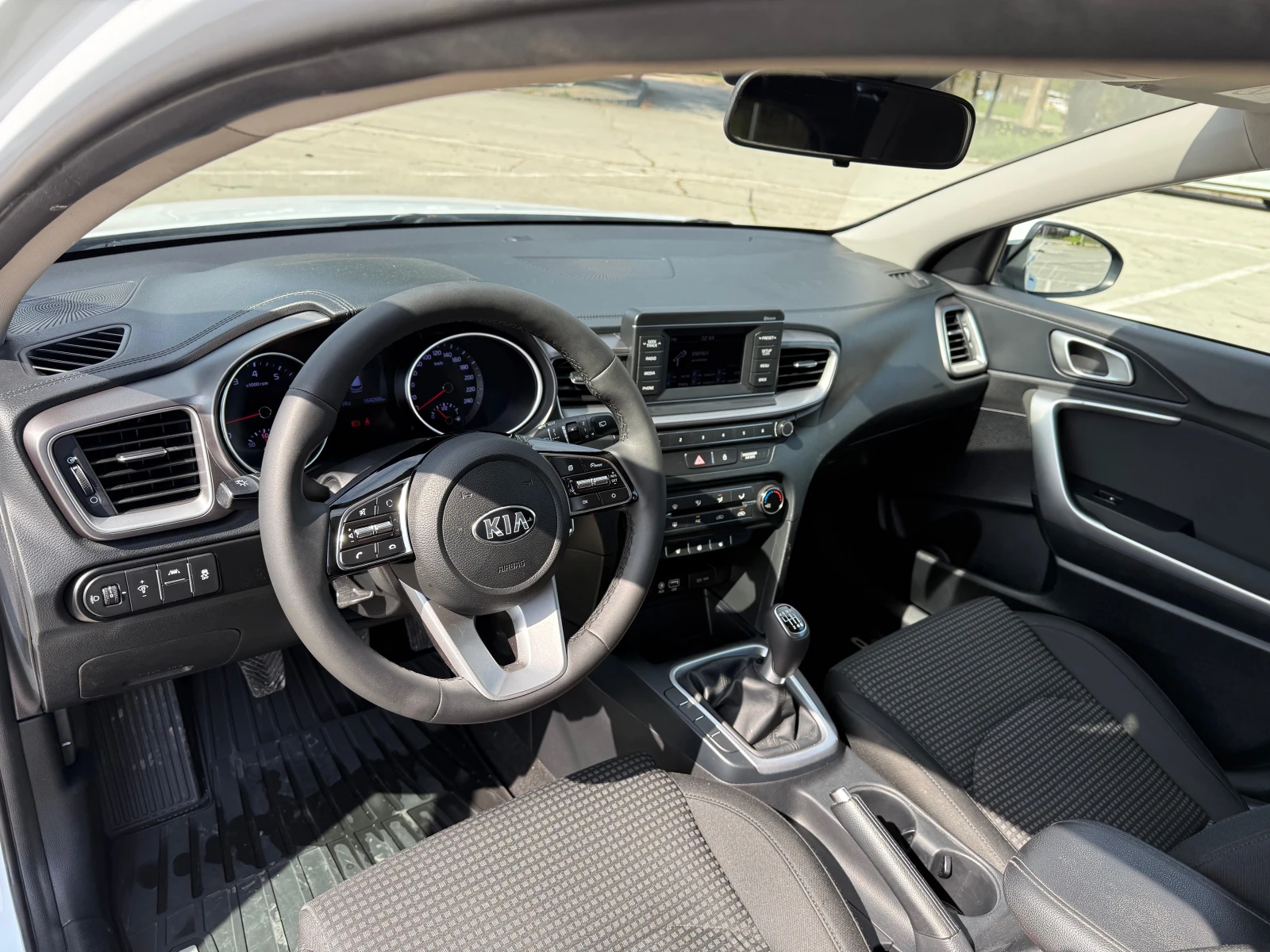 Kia Ceed 1.4 99p.s, снимка 10 - Автомобили и джипове - 54082157