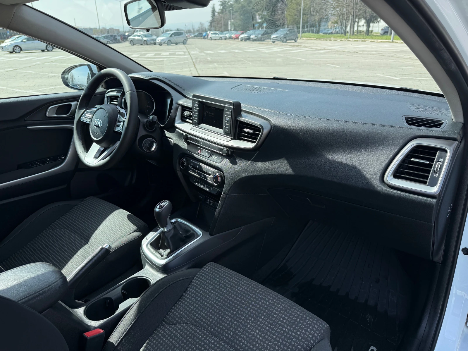 Kia Ceed 1.4 99p.s, снимка 11 - Автомобили и джипове - 54082157