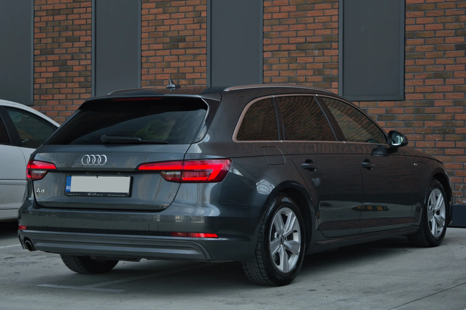 Audi A4 2.0 TDI, снимка 5 - Автомобили и джипове - 54121699