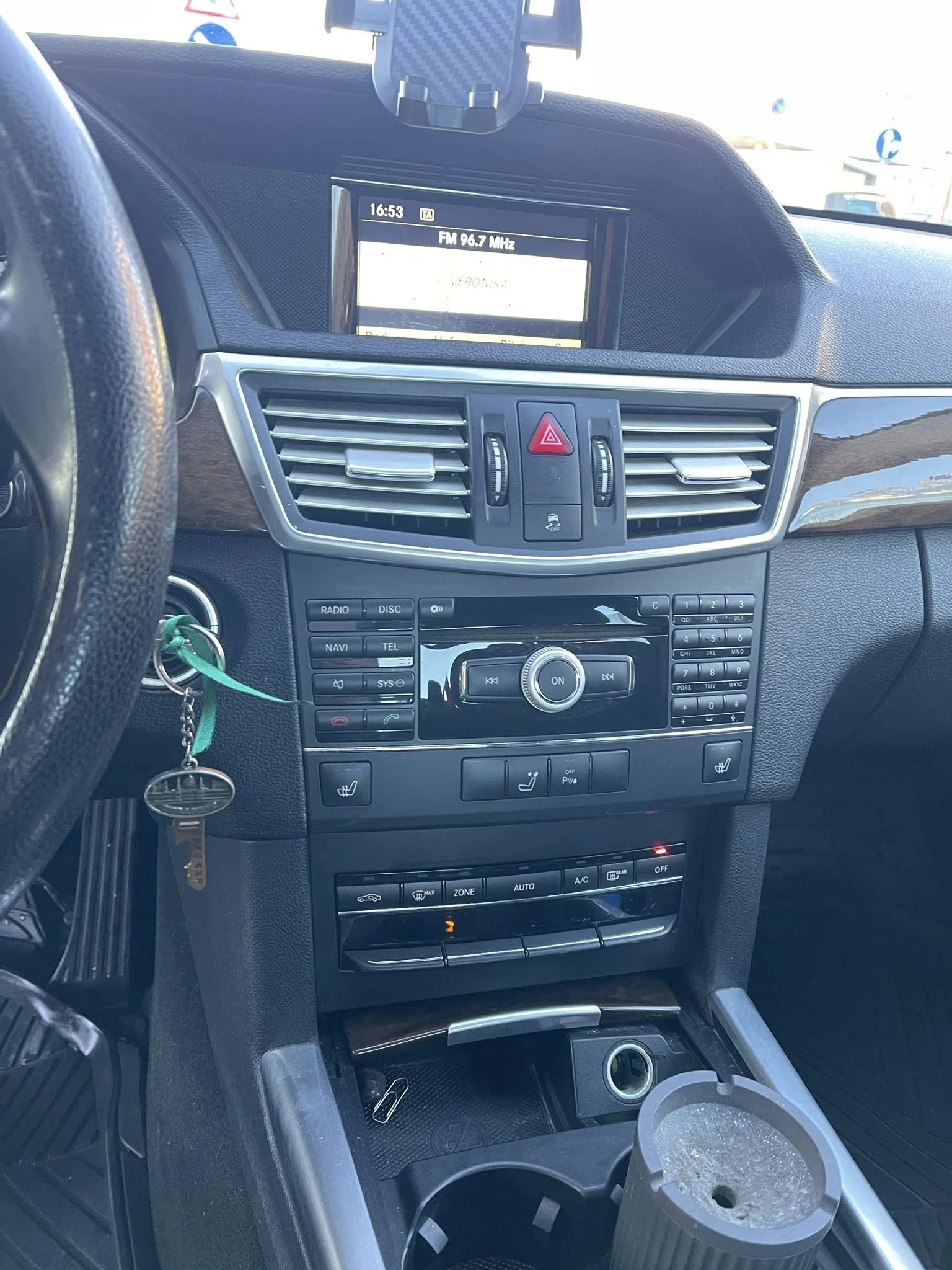 Mercedes-Benz E 350 CDI BlueEfficiency, снимка 16 - Автомобили и джипове - 54267271